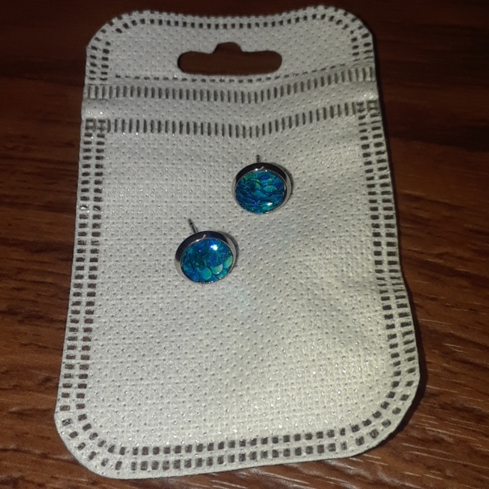 2 for $12🆕️💙Mermaid scale earings